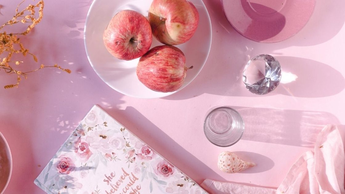7 Best Flatlay Props You Should Buy